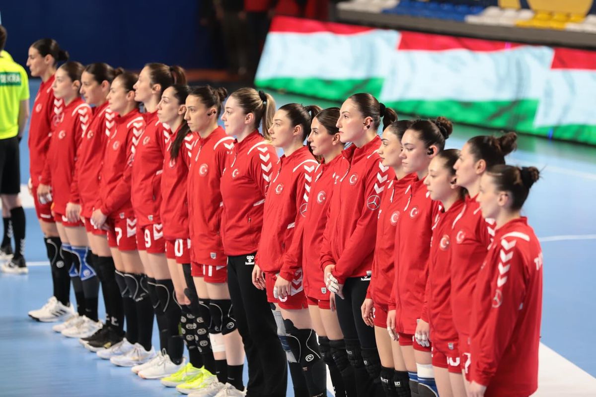 A Milli Kadın Hentbol Takımı Macaristan\'a Yenildi