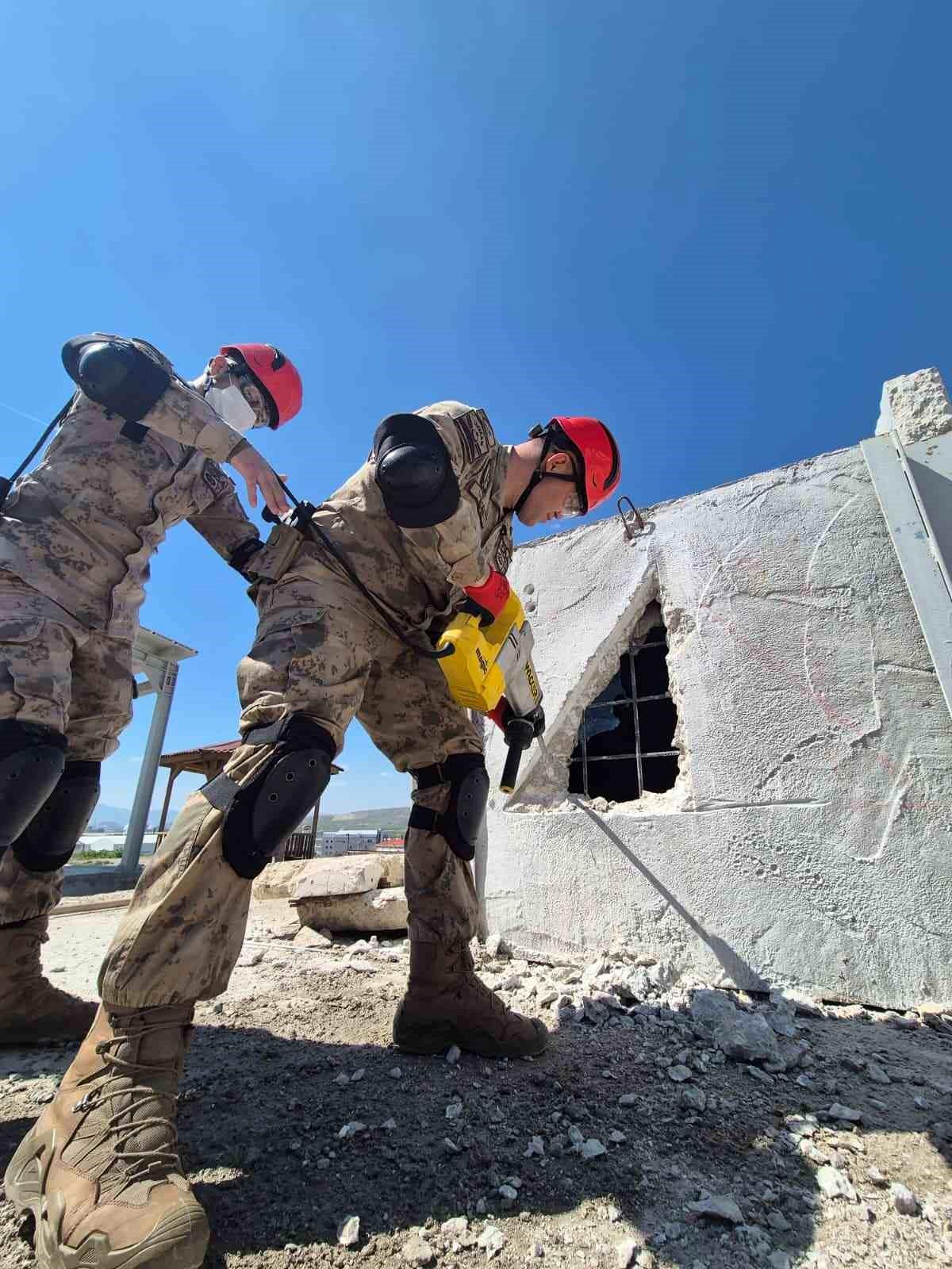 Çorum\'da Arama Kurtarma Eğitimi