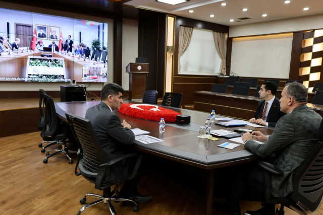 Ağrı Valisi Önder Bozkurt, sosyal risk haritaları toplantısına katıldı