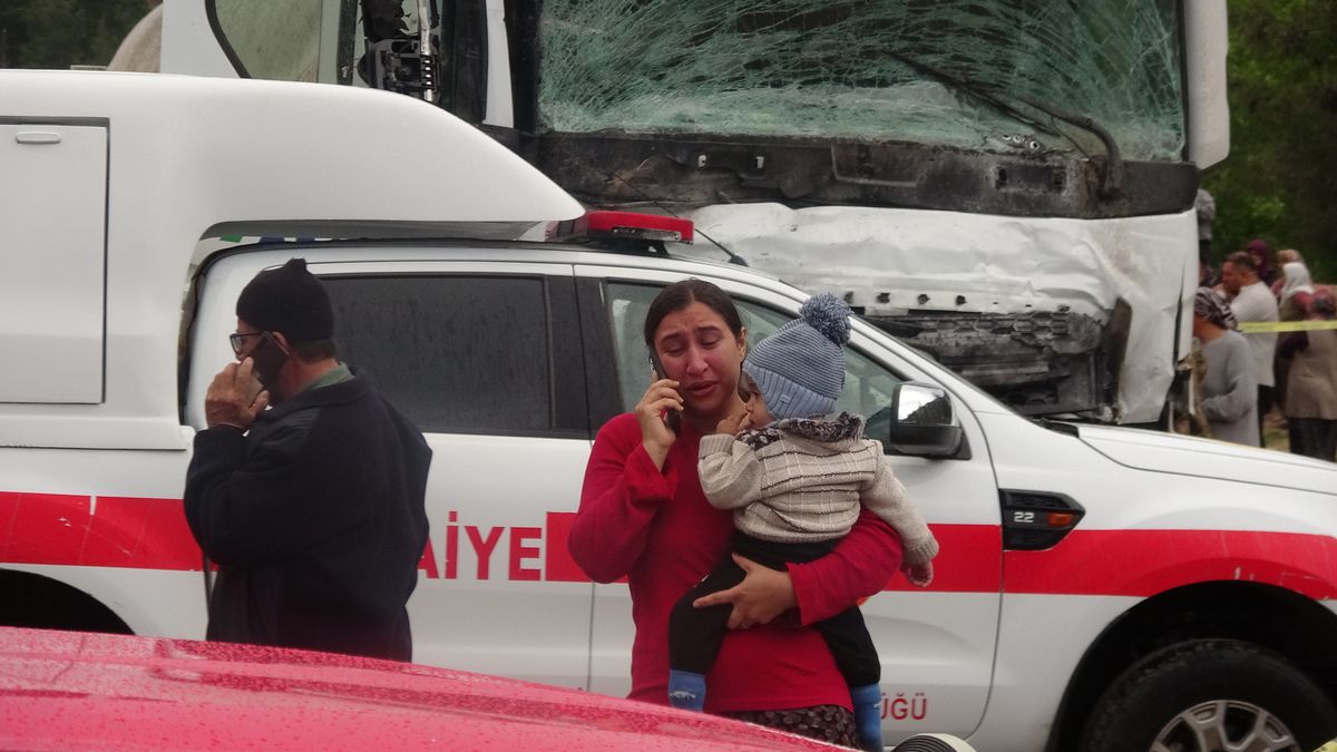 Antalya\'daki Trafik Kazasında 7 Ölü