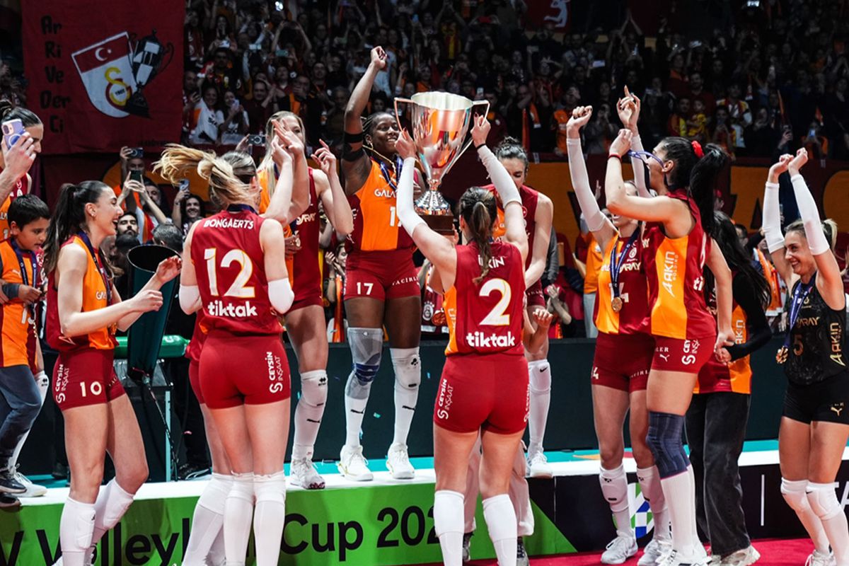 Avrupa şampiyonu Galatasaray Daikin Kadın Voleybol Takımı, kupasını aldı