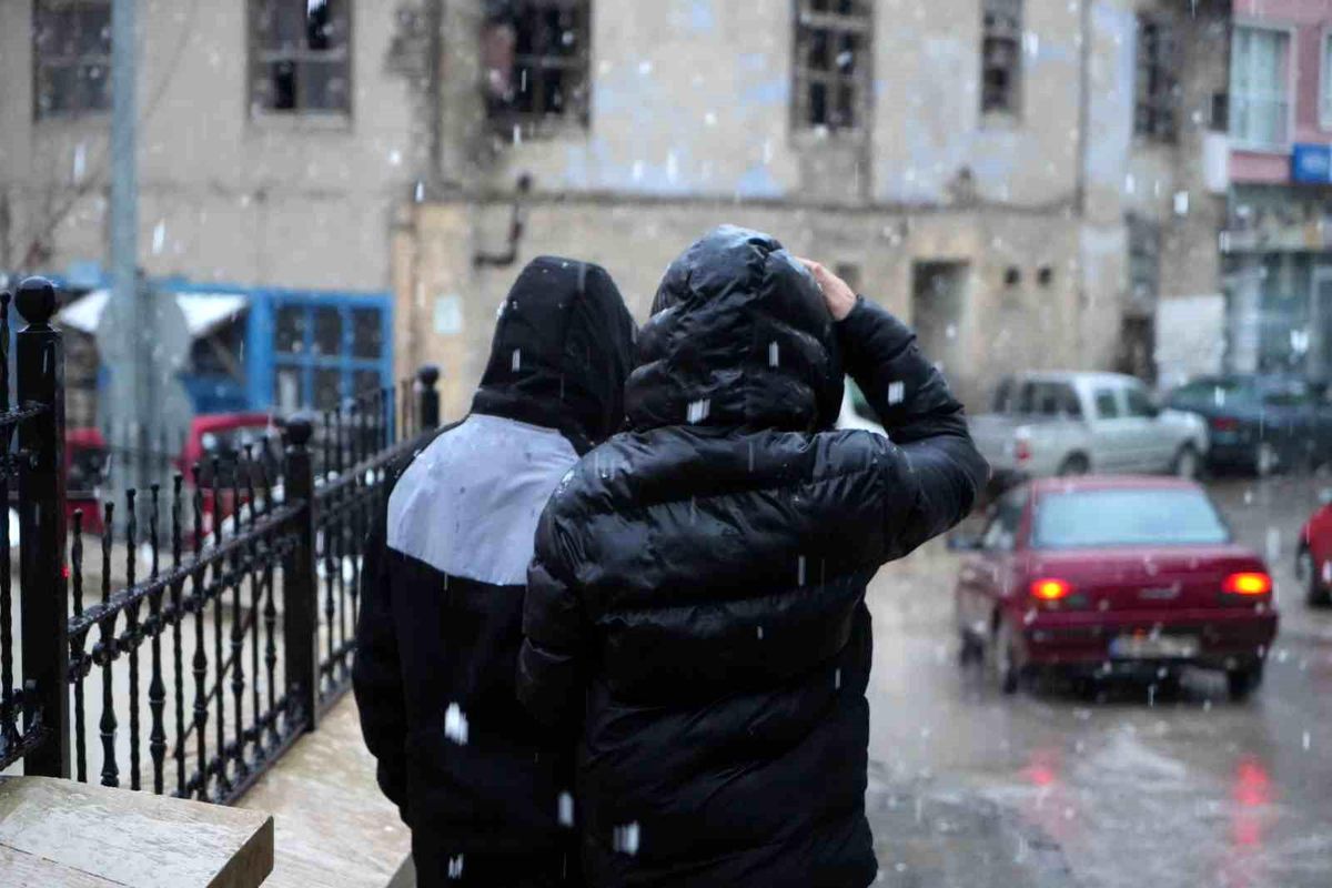 Bayburt\'ta Nisan Karı Etkili Oldu