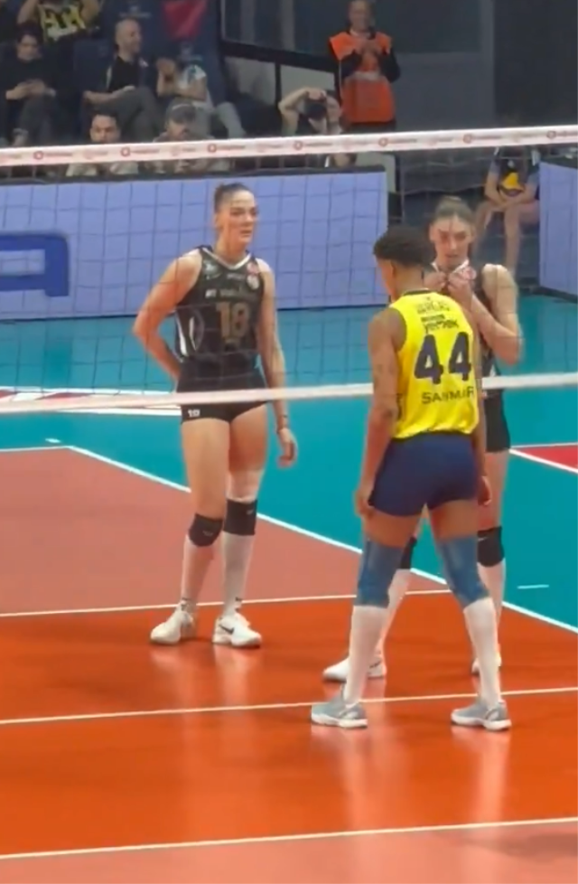 Birbirlerini silen Zehra ve Vargas ilk kez karşı karşıya geldi