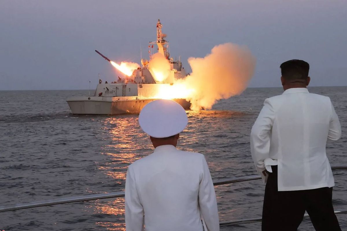 Dünya rahat bir nefes almaya hazırlanırken Kim Jong-Un füze fırlattı