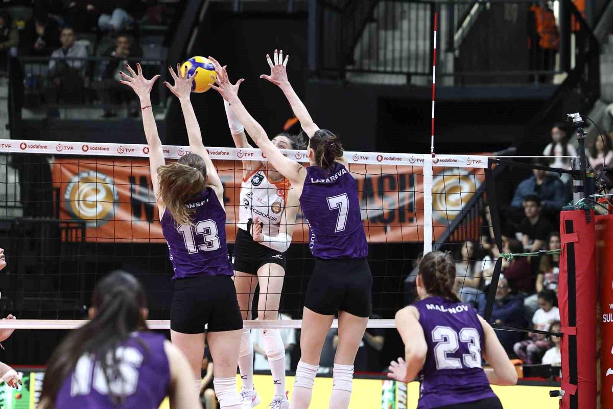 Eczacıbaşı Dynavit, Zeren Spor\'u 3-1 Yendi