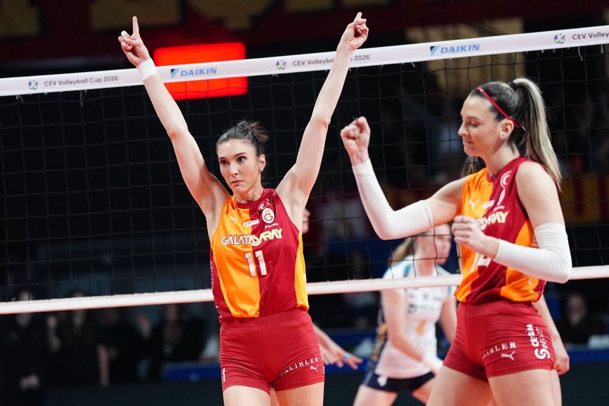 Galatasaray Kadın Voleybol Takımı, Mutua Fenera\'yı 3-1 yenerek CEV Kupası\'nda şampiyon oldu.