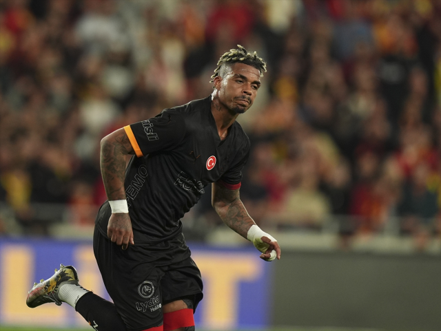 Galatasaray zorlu Göztepe deplasmanında moral buldu