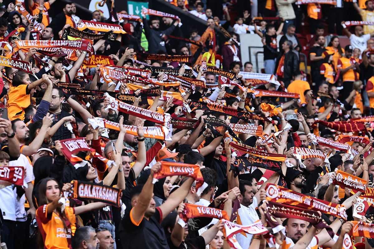 Galatasaraylı taraftarlardan o isme övgü dolu sözler: Sen bu zamana kadar neredeydin?