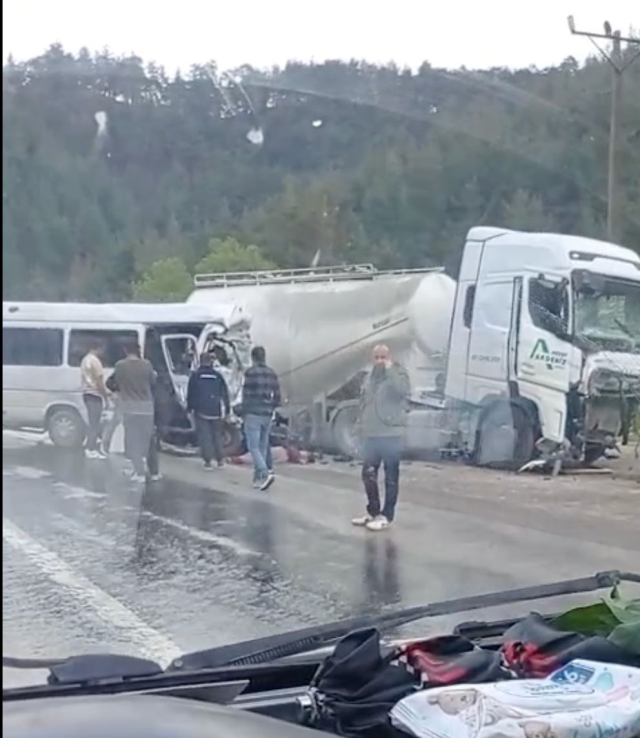 Burdur'da feci kaza: 7 ölü, 3 yaralı