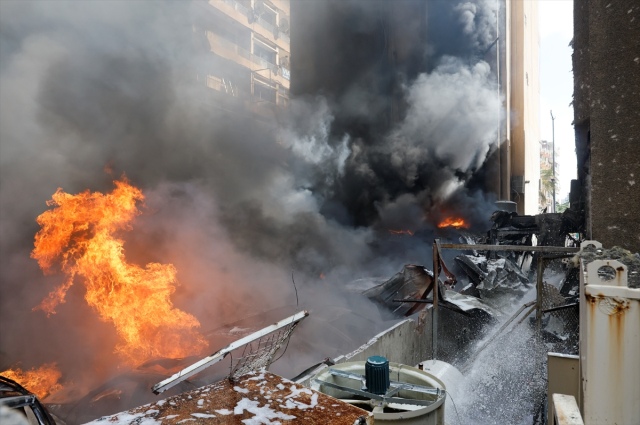 İsrail, Beyrut'u bir kez daha bombaladı