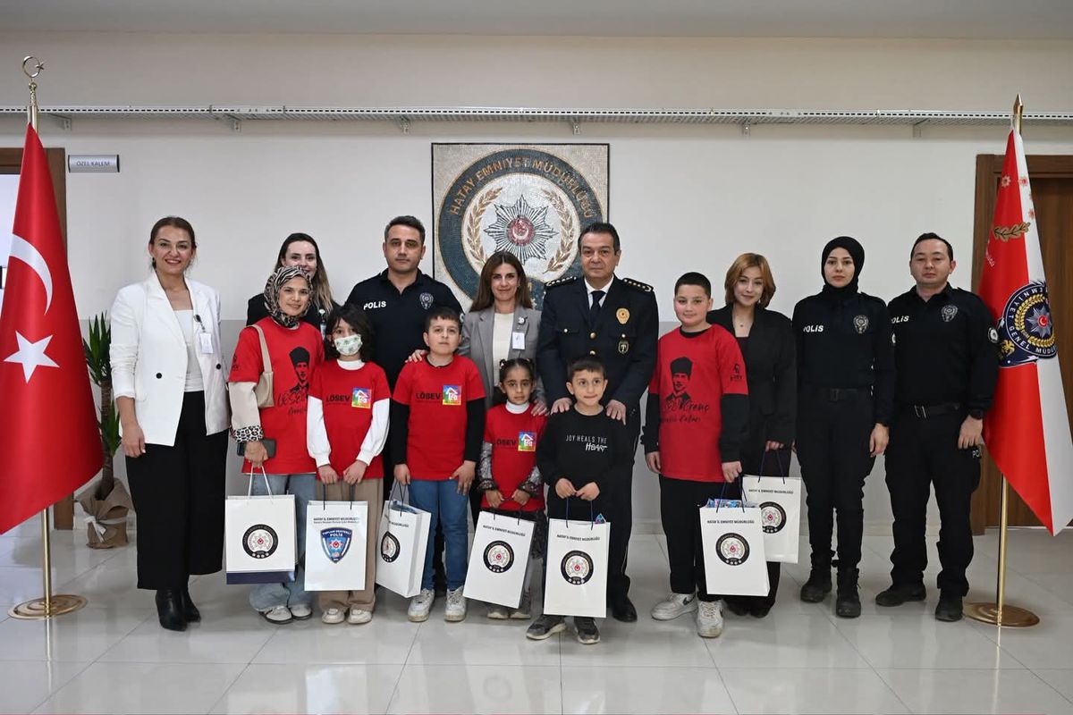 Polis Haftası’nda anlamlı buluşma: Çocukların yüzü güldü