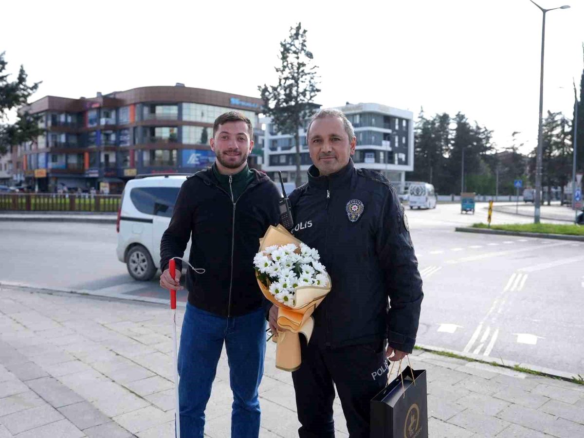 Polislere 10 Nisan sürprizi