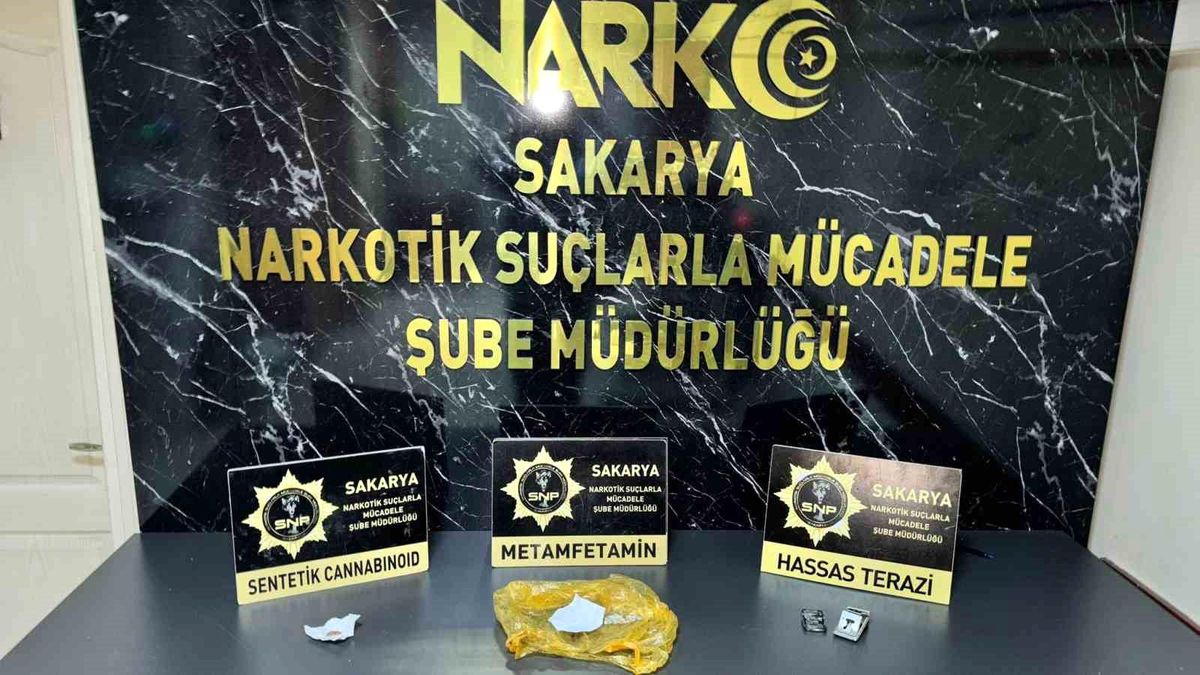 Sakarya\'da Uyuşturucu Operasyonu: 3 Tutuklama