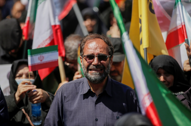 Tahran'da Ali Hamaney için anma yürüyüşü