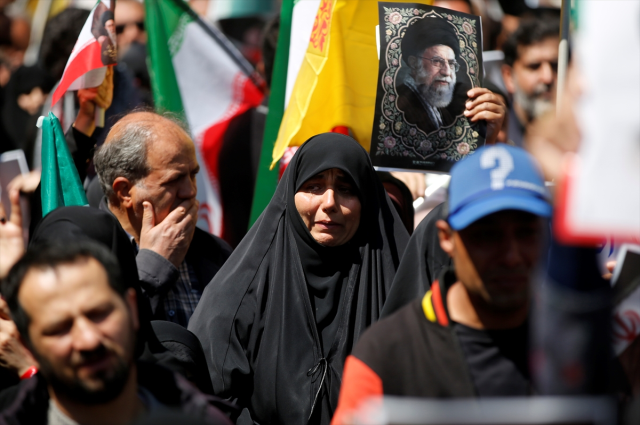 Tahran'da Ali Hamaney için anma yürüyüşü