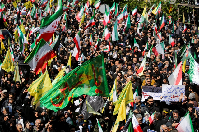 Tahran'da Ali Hamaney için anma yürüyüşü