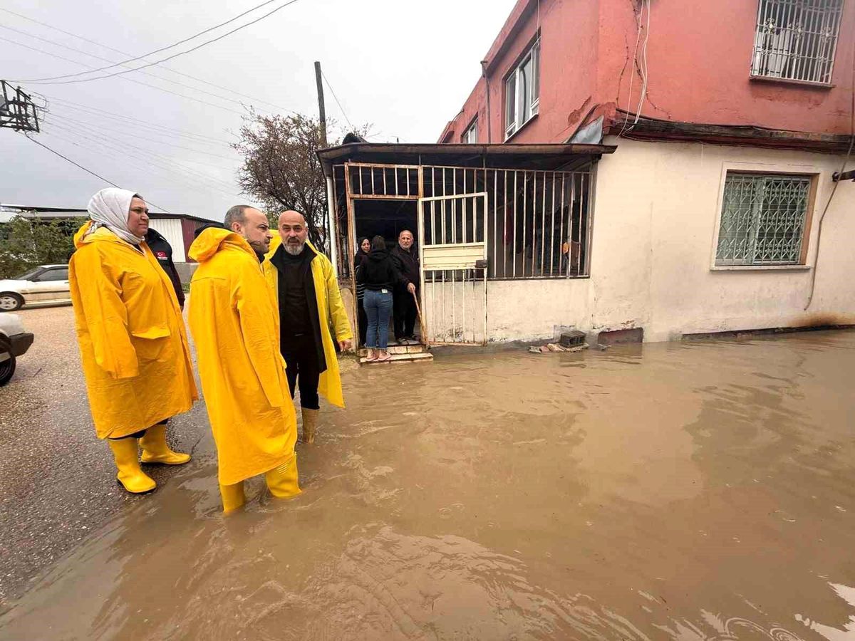 Antakya Belediyesi, sel afetinin vurduğu noktalarda incelemelerde bulundu