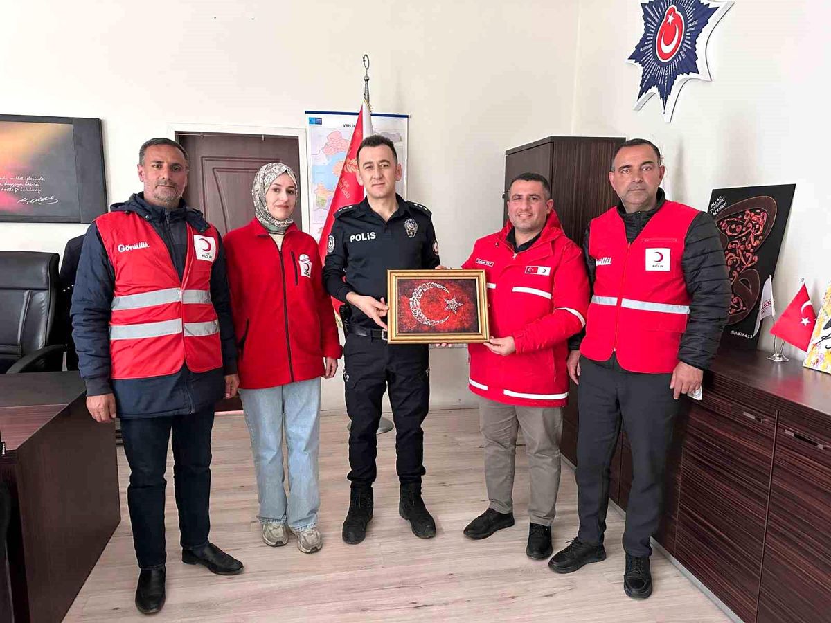 Başkan Yay\'dan Muradiye Emniyet Müdürlüğüne ziyaret