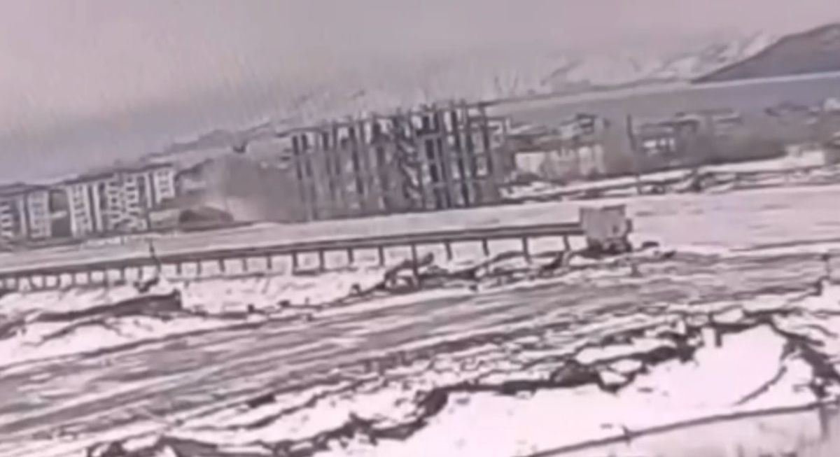 Tatvan\'da Otomobil Takla Attı: Sürücü Yaralandı