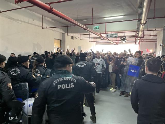 Bursa Büyükşehir Belediyesi AK Parti'ye geçti! Başkanvekili Şahin Biba oldu