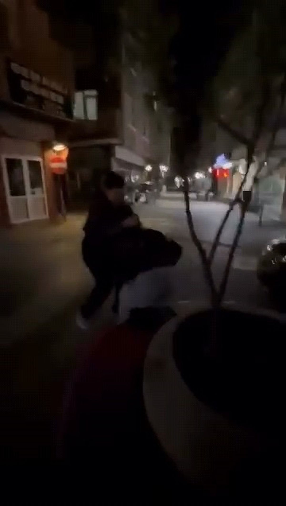 İnegöl\'de Genç Kızların Kavgası Kamerada