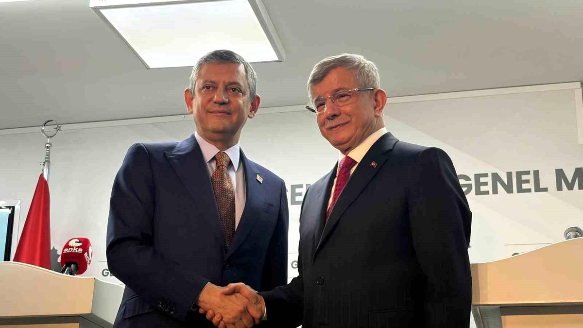 Özgür Özel\'den Davutoğlu\'na Ziyaret