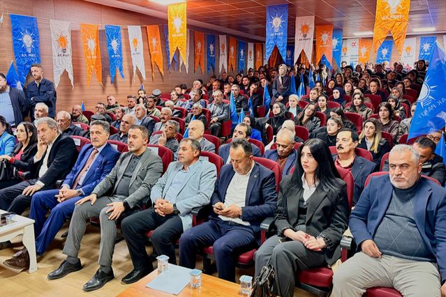 Gelecek Partisi’nden istifa eden 35 kişi AK Parti’ye geçti