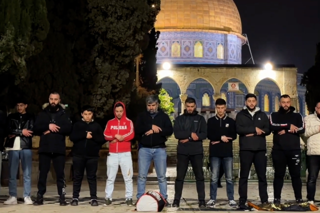 Mescid-i Aksa, 41 gün sonra ibadete açıldı