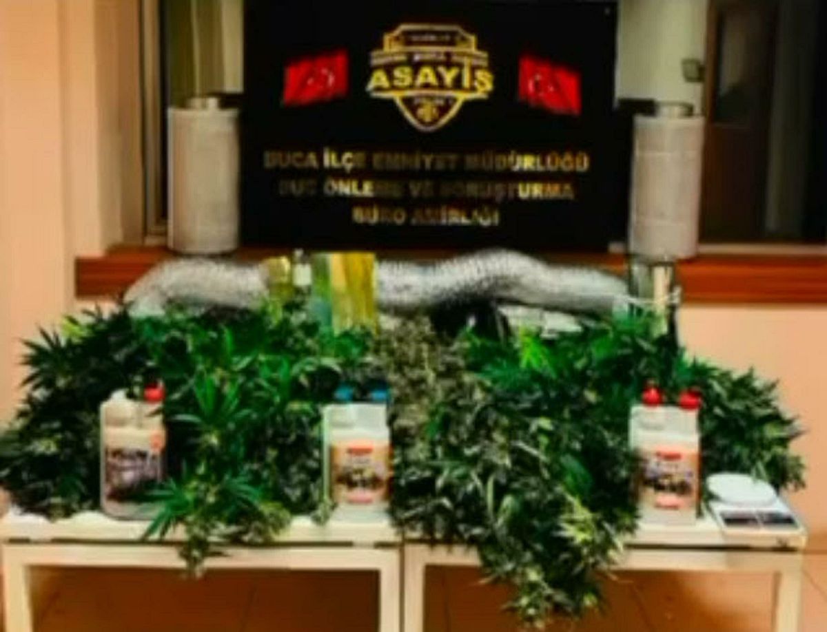 İzmir\'de Uyuşturucu Operasyonu: 2 Gözaltı