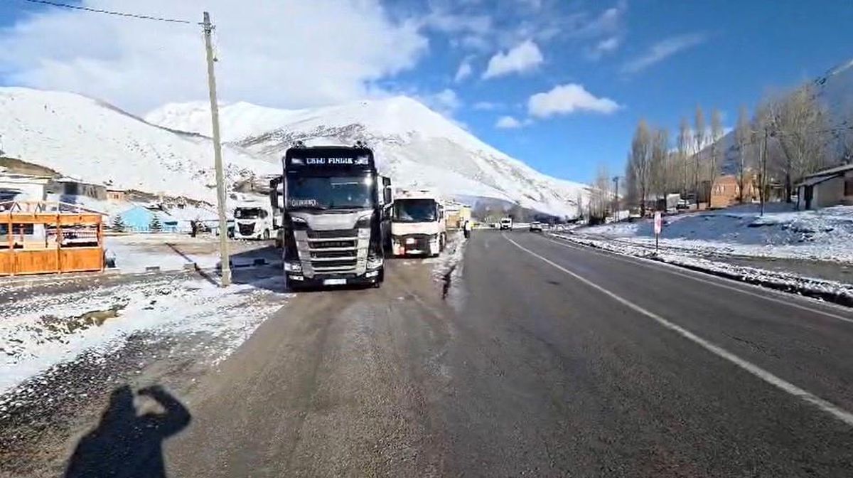 Kop Dağı\'nda Buzlanma Sebebiyle Ağır Araç Geçişi Yasak