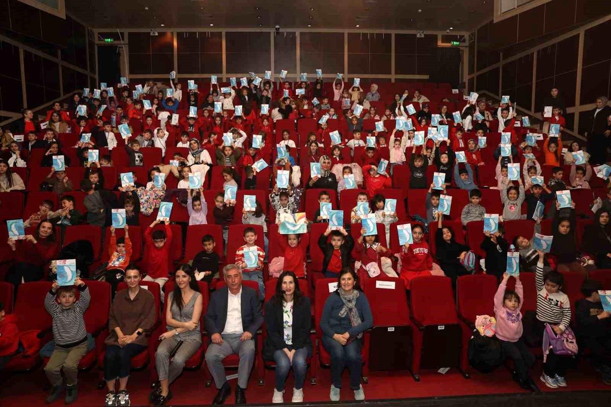 Minikler, "Kızıl Kaptan" ile hayal yolculuğuna çıktı