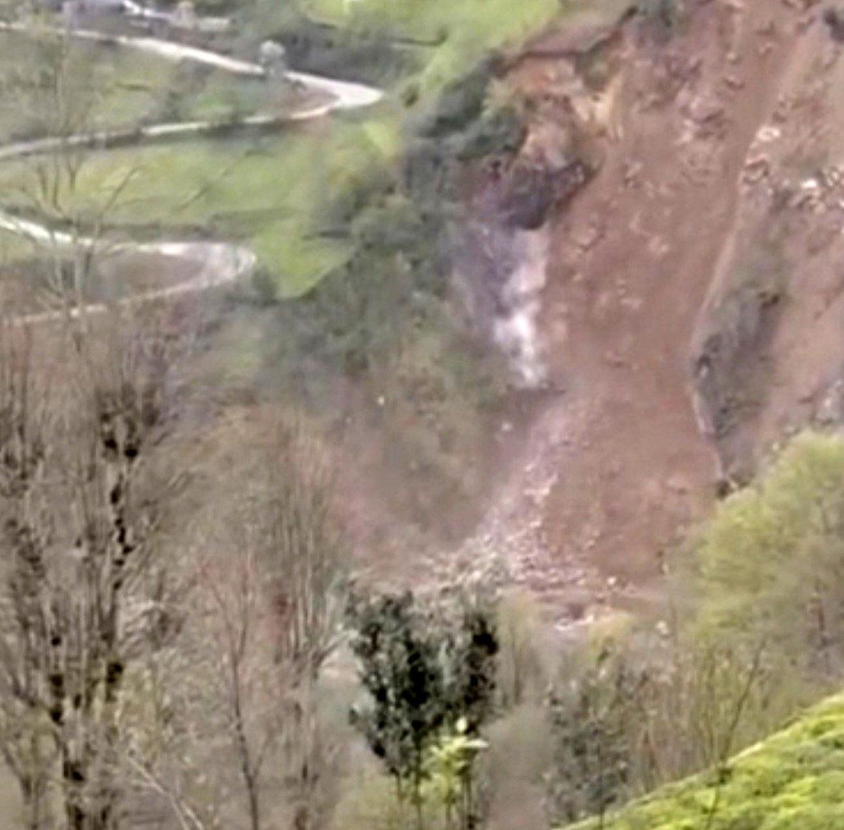 Rize\'de Heyelan Anı Kamerada