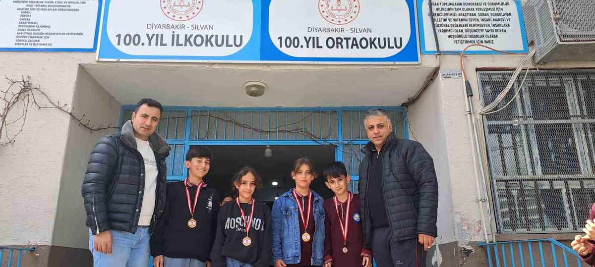 Silvan\'da Kızılay Kan Bağışı Etkinliği