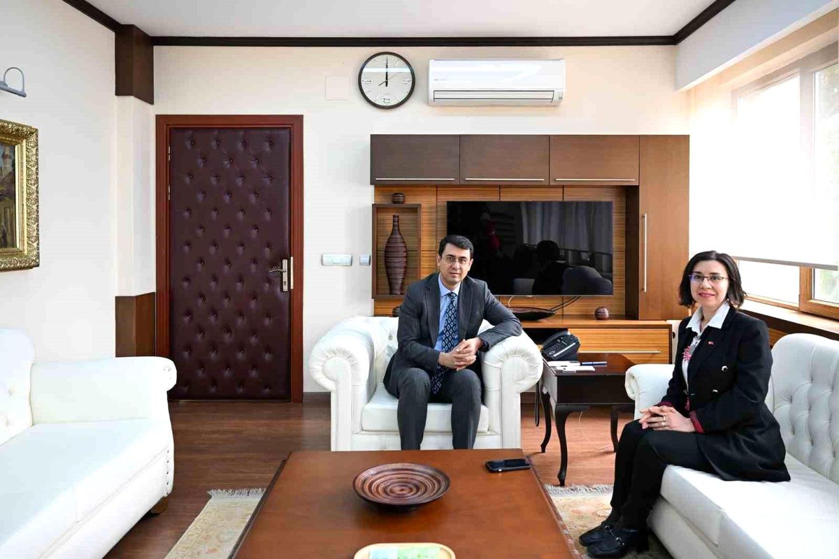 Uşak Belediye Başkan Vekili Özkan, Vali Kartal\'ı ziyaret etti