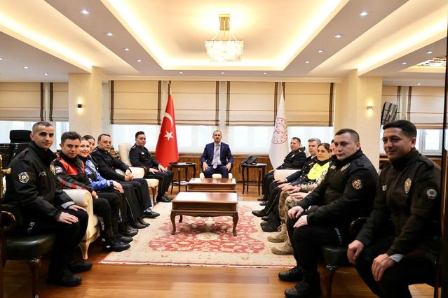 Ağrı’da Polis Haftası coşkusu: 181. yıl dönümü törenlerle kutlandı