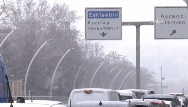 Ankara'ya lapa lapa kar yağdı