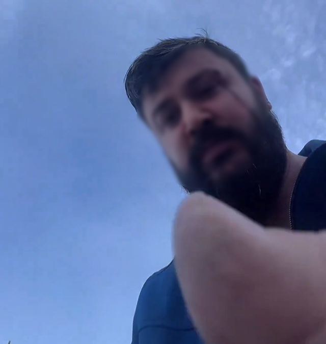 Aracın camını kırıp sürücünün kafasını yardılar: Vur, vur, öldür!