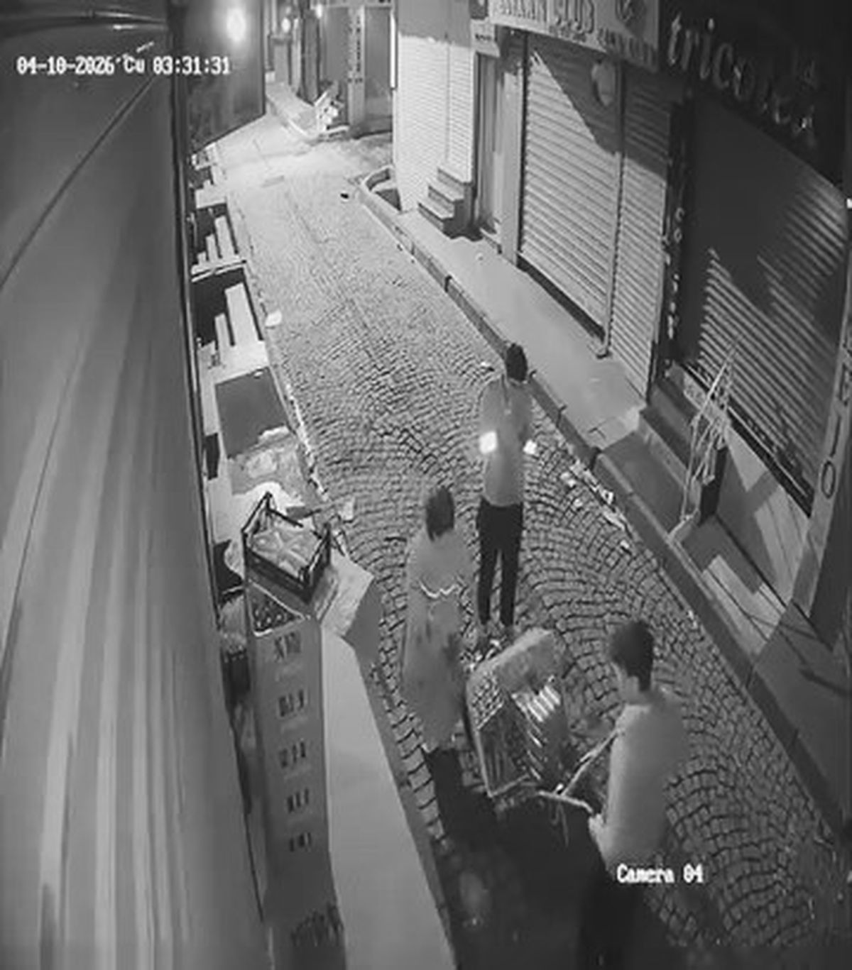 Restoran Önünde Hırsızlık: 3 Şüpheli Yakalandı