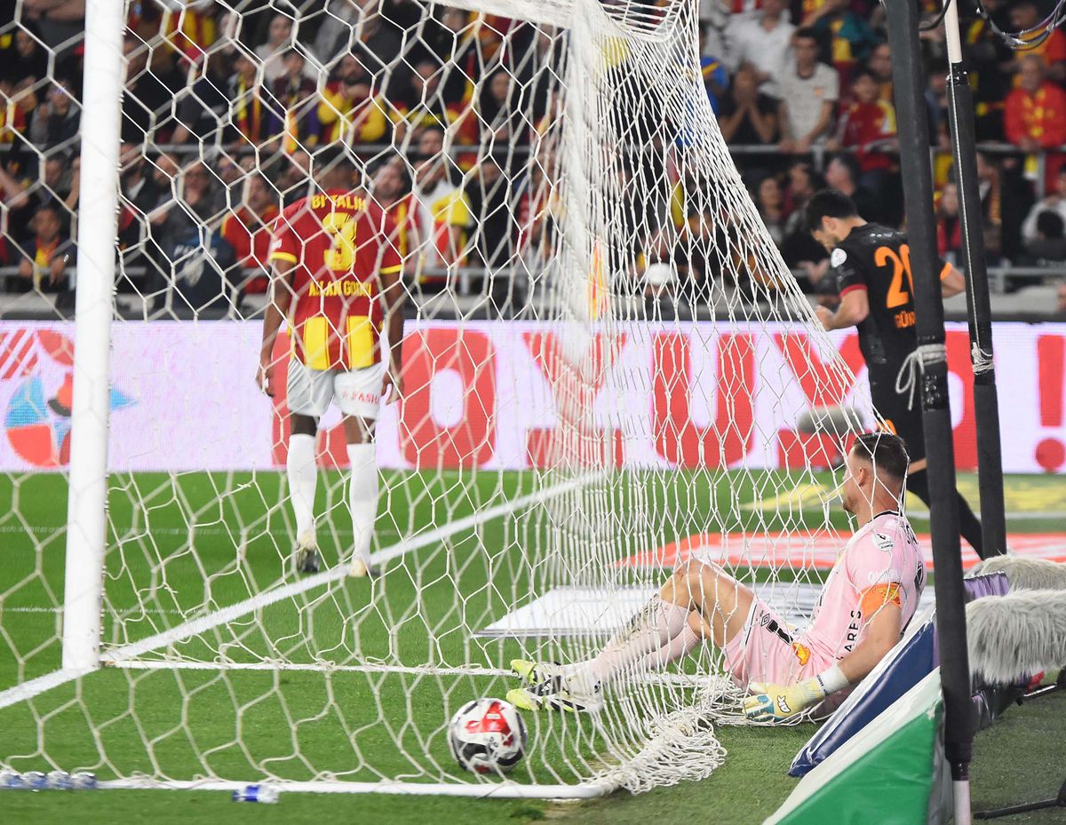 Göztepe\'nin Kalesinde Çözümsüz Kriz