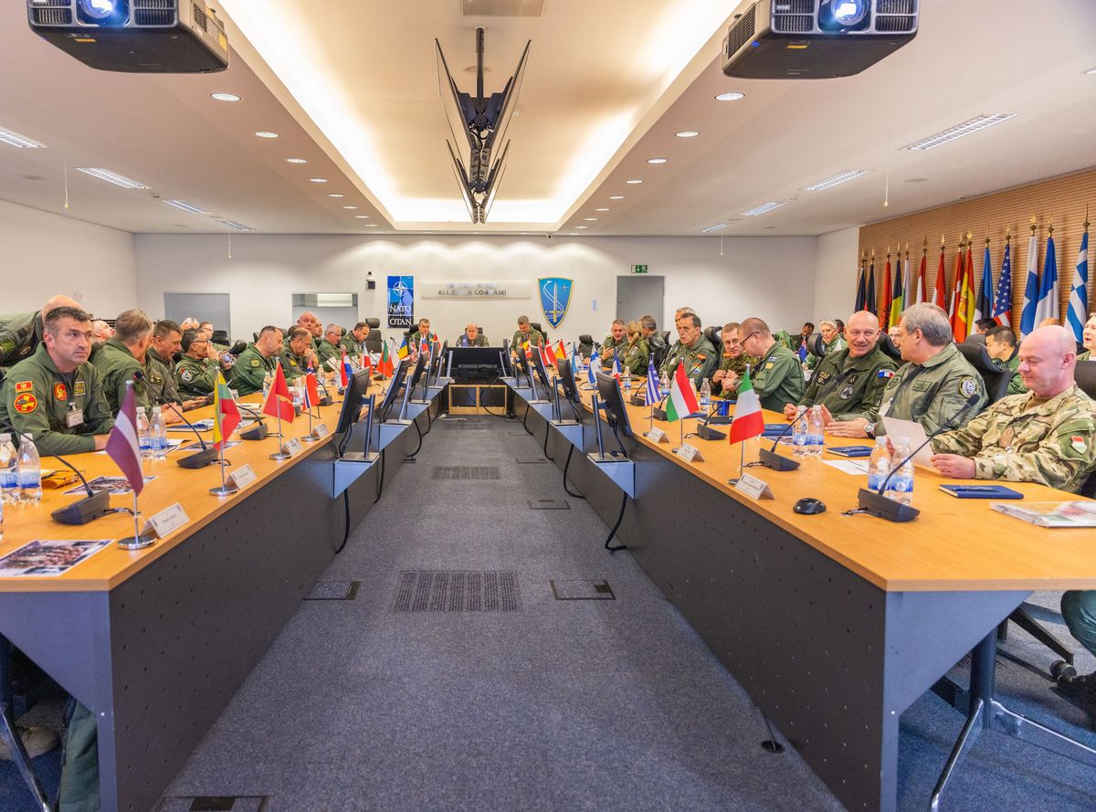 Dalkıran, NATO Sempozyumu\'na Katıldı