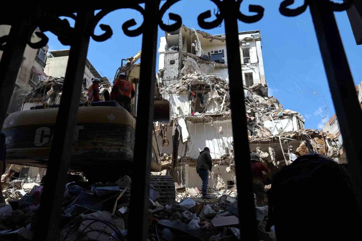 İsrail\'in Lübnan\'a Hava Saldırıları: 357 Can Kaybı