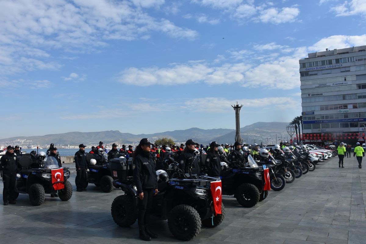 İzmir\'de Türk Polis Teşkilatı\'nın 181\'inci kuruluş yıl dönümü kutlandı