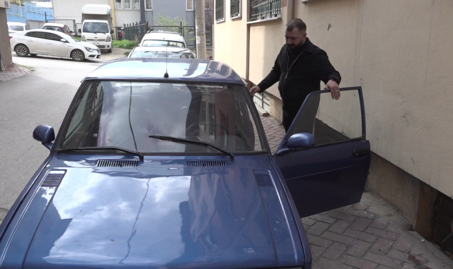 Sahibinin bile unuttuğu araca gelen teklifler güldürdü: Yarısı ısırılmış dönerle takas