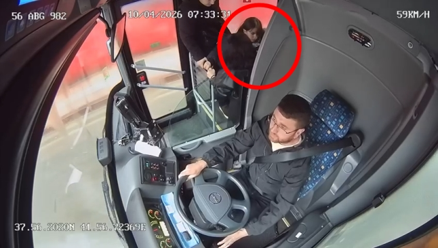 Şoförün duyarlılığı hayat kurtardı: Güzergahı değiştirip fenalaşan kızı hastaneye yetiştirdi