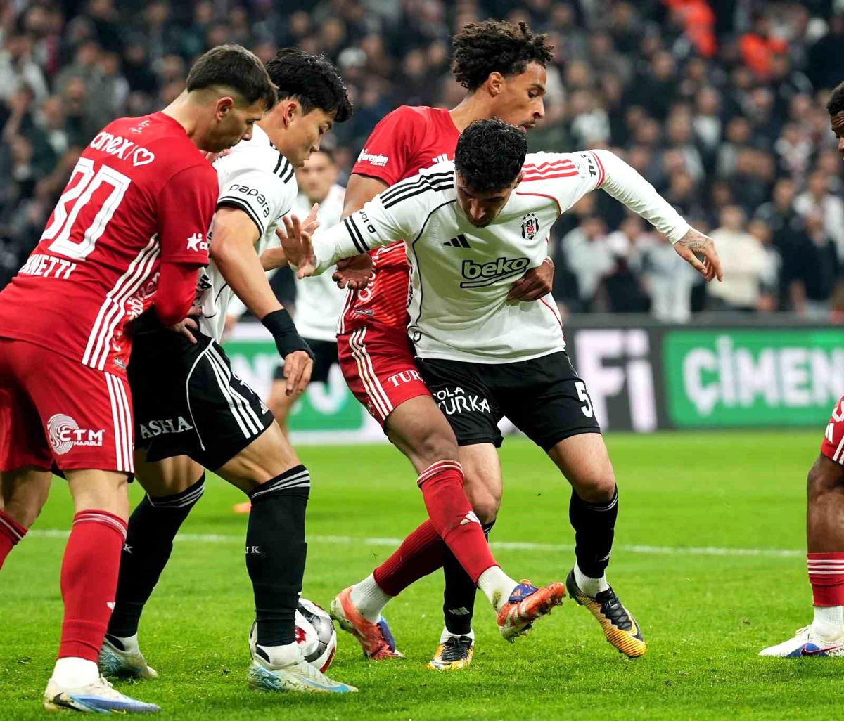 Beşiktaş 3-1 Önde: Antalyaspor İle İlk Yarının Sonucu
