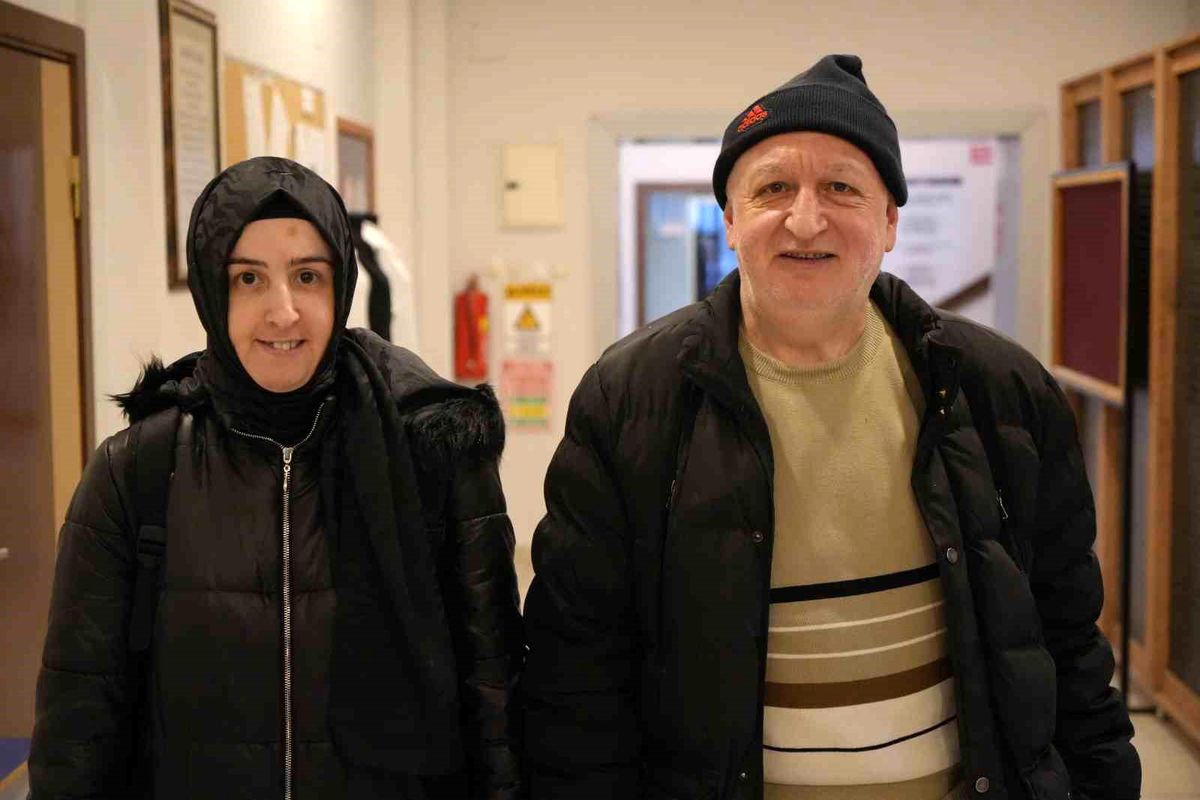 Baba-kız Okuma Yazma Kursunda Birlikte Öğreniyor