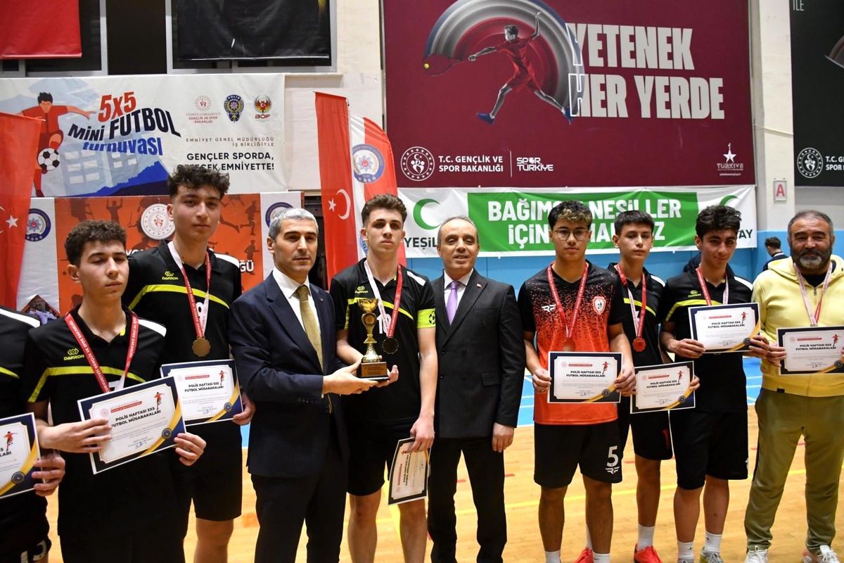 Afyon\'da Mini Futbol Turnuvası Finali