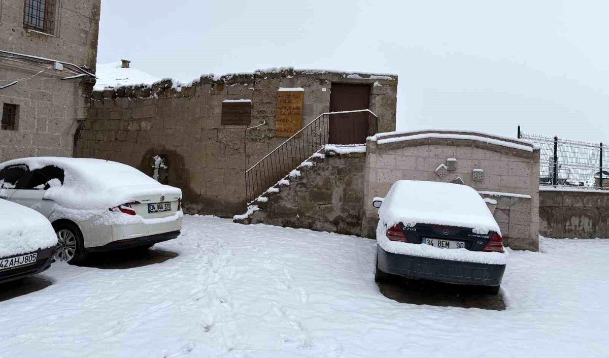 Aksaray\'da Nisan Karı Şaşırttı