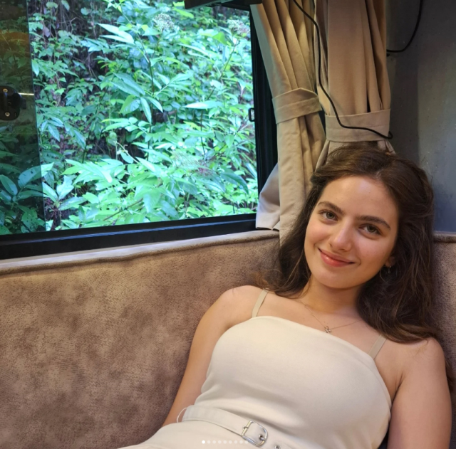 Ava Yaman isyan etti: Fotoğraflarım değil, yeteneğim konuşulsun