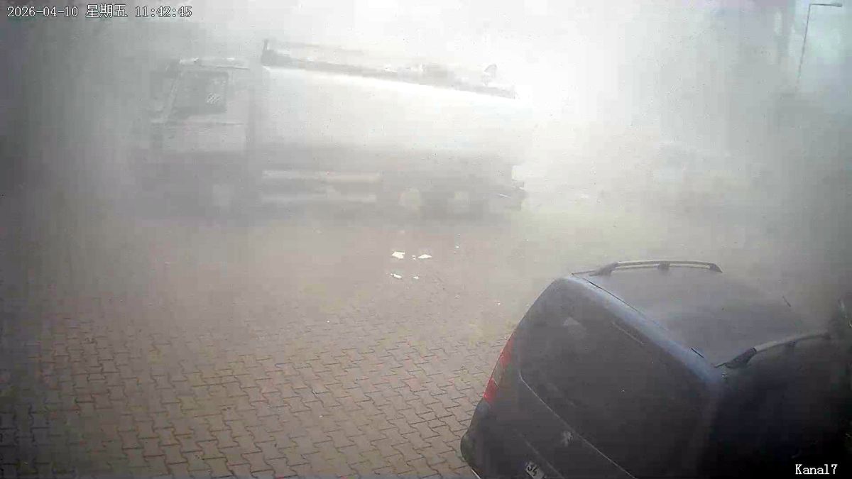 Avcılar\'da Bina Kontrollü Yıkımda Çöktü